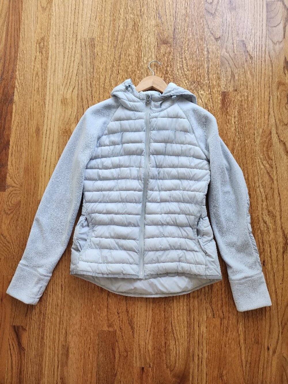 GapFit PrimaLoft Insulated Hooded Running Jacket Thumbholes Light Grey M